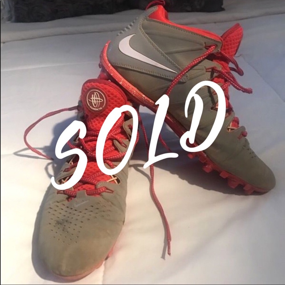 *SOLD* Nike Baseball Cleats